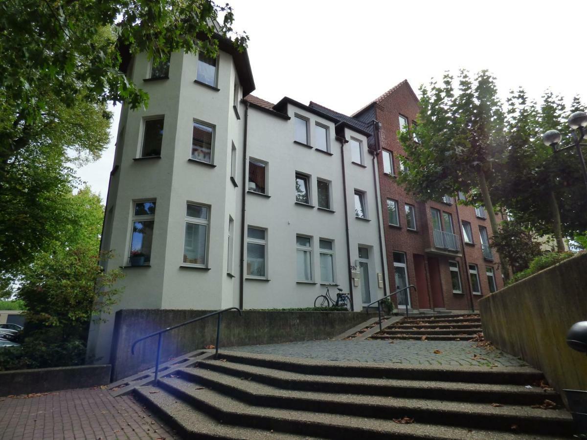 Am Stadtpark Apartment *
